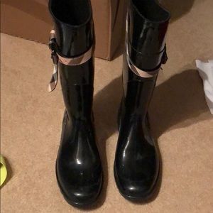 Burberry rain boot